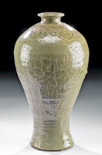 Korean Joseon Dynasty Buncheong Maebyeong Vase