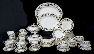 87 PC. WEDGWOOD STARWBERRY HILL PATTERN DINING SET