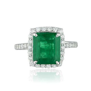 Orianne 4.38-Carat Emerald and Diamond Ring