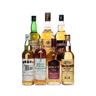 Whisky de Escocia, España y Uruguay. Glen ness, Great Mac, Doble V y Dunbar. Piezas: 7.