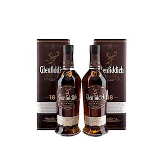 Glenfiddich. 18 años. Scotch whisky. Single malt. Escocia. Piezas: 2.