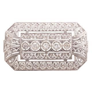 A Ladies Art Deco Diamond Brooch in Platinum