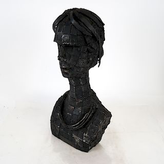 Baltazar C. MARTINEZ:  Woman/Necklace - Sculpture