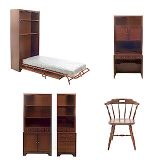 Lote de 5 piezas. SXX. En talla de madera y metal. Consta de: Cama individual plegable, módulo, 2 libreros y silla. 200 x 90 x 238 cm.