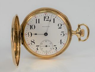 Waltham 14 Karat Gold Closed Face Pocket Watch, works marked P.J. Bartlett, seventeen jewels. 49 millimeters, total weight 84.1 grams.