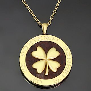 VAN CLEEF & ARPELS Lucky Clover Wood 18k Yellow Gold Pendant Necklace