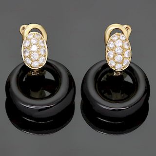 VAN CLEEF & ARPELS Vintage Diamond Black Onyx 18k Yellow Gold Earrings