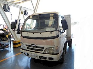 Camión Hino Hino 300 2009