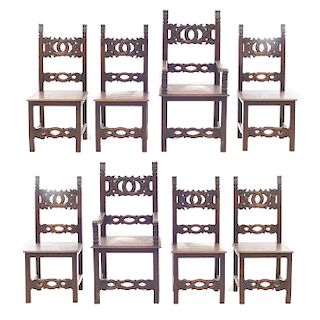 Lote de 2 sillones y 6 sillas. Francia. Siglo XX. En talla de madera de nogal. Con respaldos semiabiertos. Total de piezas: 8.