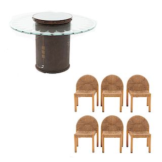 Antecomedor. SXX. En metal y madera. Consta de: Mesa. Con cubierta circular de cristal y cubierta de cristal giratoria y 6 sillas.
