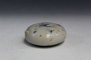 Korean antique procelain water dropper. 19th C.