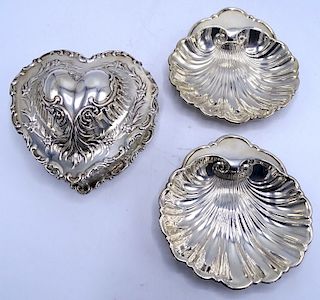 STERLING HEART SHAPE BOX & 2 GORHAM SHELL FORM DISHES TOT. 10 oz