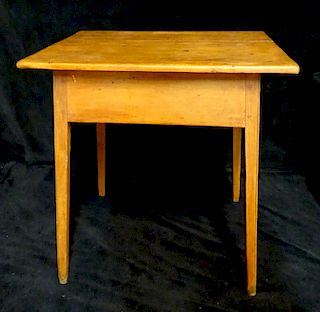 ANTIQUE AMERICAN PINE TABLE 