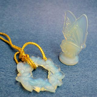 SABINO GLASS BUTTERFLY AND DOVE OF PEACE WREATH PENDANT