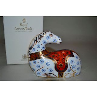 ROYAL CROWN DERBY HORSE PAPERWEIGHT