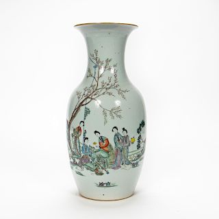 Chinese Famille Rose Figural Motif Porcelain Vase