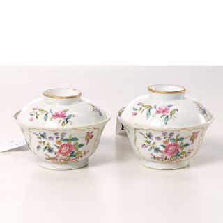 Pair Chinese Export painted tea bowls and covers