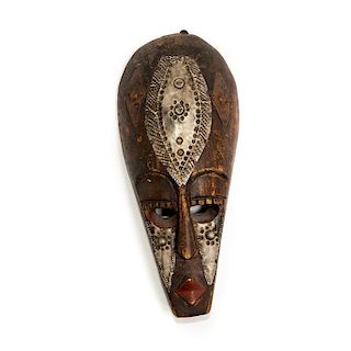 VINTAGE TRADITIONAL GHANAIAN WOODEN WALL MASK