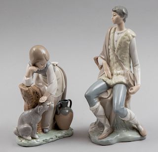 Figuras decorativas de niña con perro y pastor. España, siglo XX. Elaborados en porcelana Lladró acabado brillante.  Piezas: 2