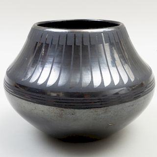Maria Popovi: San Ildefonso Blackware Clay Jar
