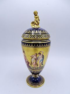 ROYAL VIENNA COVERED VESSEL