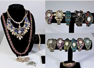 Collection of 17 Pieces of Jewelry