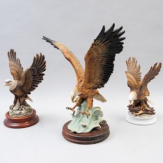 Lote de águilas calvas decorativas. Japón, siglo XX. Elaboradas en porcelana Lefton, Andrea y pasta policromada. Pz: 3