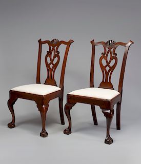 SET OF SIX CHIPPENDALE WALNUT SHELL-CARVED SIDE CHAIRS, Philadelphia, PA, 1760-1780