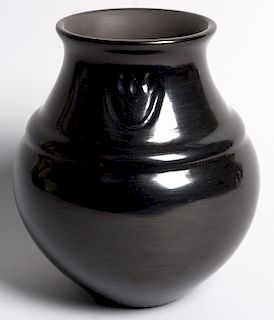 Nathan Youngblood | Jar with Bear Paw Design