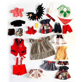 GROUP OF TEDDY BEAR AND DOLL CLOTHES AND ACCESSORIES