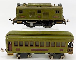 2 Lionel Pre War Pullman Train Car 8E Locomotive