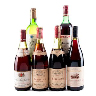 Lote de Vinos Tintos y Blancos de Francia. Margoux. 1978. Bordeaux. Blanc Sec.Cotes Du Rhone. Baujolais. 1977. Total de Piezas: 6