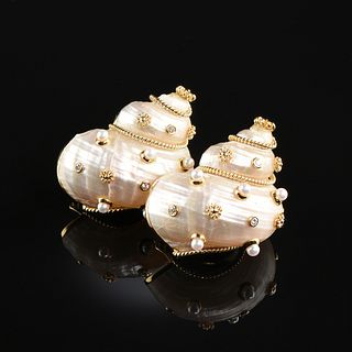 A PAIR OF TRIANON STYLE PEARL AND DIAMOND JEWELED TURBO IMPERIALIS SHELL CLIP ON EARRINGS,