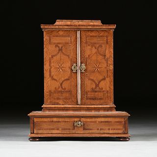 A SOUTH GERMAN PARQUETRY INLAID WALNUT SARCOPHAGUS FORM TABLE TOP CABINET, 18TH CENTURY,