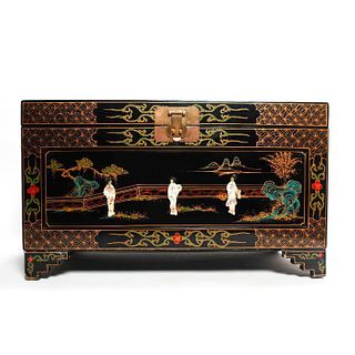 LARGE VINTAGE ASIAN TANSU STYLE BLANKET CHEST TRUNK