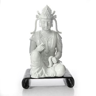 MONUMENTAL CHINESE PORCELAIN GUANYIN FIGURINE STATUE