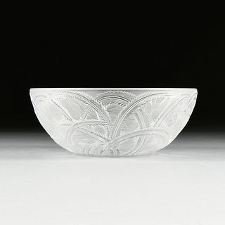 A LALIQUE FROSTED ETCHED CRYSTAL "Pinsons" SERVING BOWL, FRANCE, MID 20TH CENTURY,
