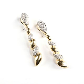 A PAIR OF 18K YELLOW GOLD AND DIAMOND DROP EARRINGS,