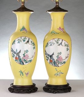A PAIR CHINESE EXPORT PORCELAIN VASES AS TABLE LAMPS