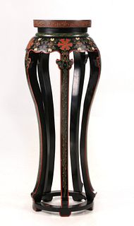 A 20TH CENTURY CHINESE ETCHED AND LACQUERED PLANT STAND