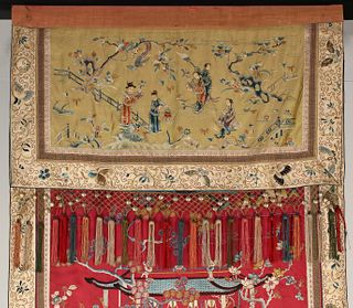 A MID 20TH CENTURY CHINESE EMBROIDERED SCROLL