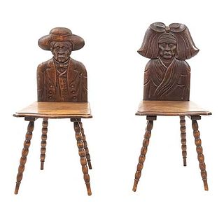 Lote de 2 sillas. Francia. Siglo XX. Estilo Bretón. En talla de madera de roble. Con respaldos antropomorfos a manera de campesinos.