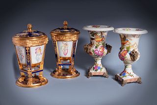 Due coppie di vasi in porcellana, secolo XX