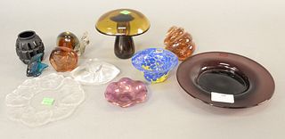Tray lot of art glass to include Lalique dish, Murano glass, Lalique blue fish, Lalique leaf paperweight, etc. Provenance: The Estate of Ed Brenner, S