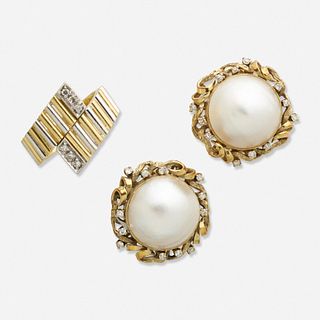 Diamond and gold ring and a pair of mabe pearl earrings