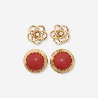 Two pairs of yellow gold earrings