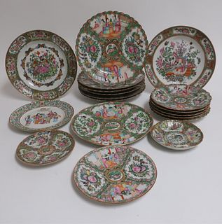 18 Chinese Rose Medallion Plates, 19th C./later