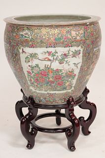 Chinese Porcelain fish Bowl on Stand