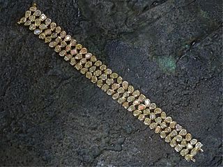 ARE 31.56ct Fancy Yellow Diamond Bracelet
