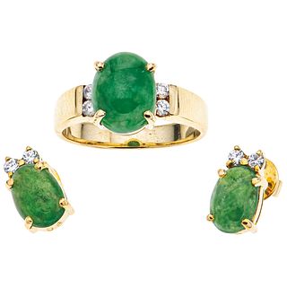 RING AND EARRINGS SET WITH JADEITE AND SIMULANTS. 14K YELLOW GOLD